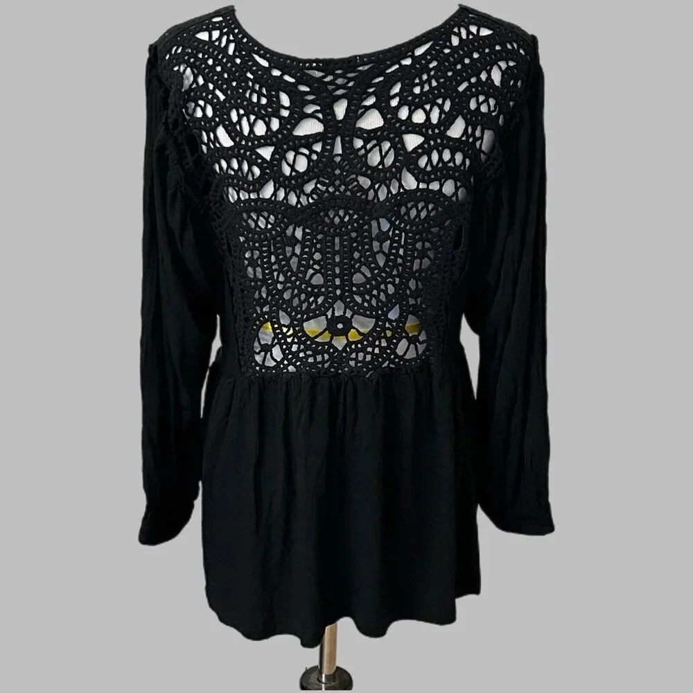 White Birch Top Blouse Plus Size 3XL Black Crochet Long Sleeve Stretch V-Neck
